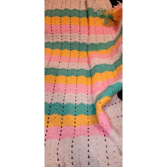 Handmade with Love Multicolor Crochet Blanket With Fringe Edges NEW - Picture 6 of 9